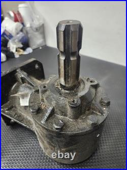40hp Gearbox with 1-3/8 X 6 Spline Input Shaft and 1.57 X 12 Spline Outp
