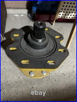 CAT Axle Assembly Heavy Equipment Drivetrain Hub Yellow Steel Splined Shaft