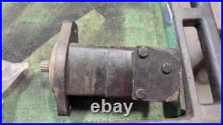Char-Lynn Eaton Hydraulic Motor 78298 2-Bolt Oval Flange Splined Shaft