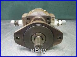 Commercial Intertech 303-9219-821 Hydraulic Motor 1-1/4 x 14 Spline Shaft