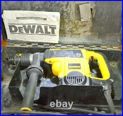 DeWalt 1-9/16 Spline Rotary Hammer D25553 with side Handle and Hard Case