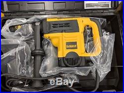 DeWalt 1 9/16 Spline Rotary Hammer Kit D25553K