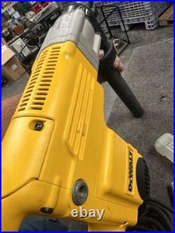 Dewalt D25551K 120 V Corded Spline Rotary Hammer Concrete Masonry Chipper NIB Dewalt D25551K 120 V Corded Spline Rotary Hammer Concrete Masonry Chipper NIB