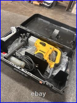 Dewalt D25551K 120 V Corded Spline Rotary Hammer Concrete Masonry Chipper NIB Dewalt D25551K 120 V Corded Spline Rotary Hammer Concrete Masonry Chipper NIB