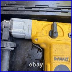 Dewalt D25551 1-9/16 Rotary/Chipping Hammer Spline Combination with Bits Tested