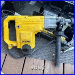 Dewalt D25551 1-9/16 Rotary/Chipping Hammer Spline Combination with Bits Tested