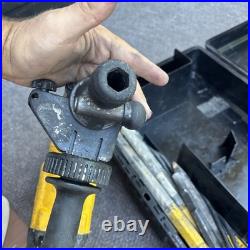 Dewalt D25551 1-9/16 Rotary/Chipping Hammer Spline Combination with Bits Tested
