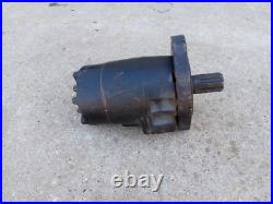 Eaton Char-lynn 158-3984-001 Hydraulic Drive Motor Nos Splined shaft Danfoss