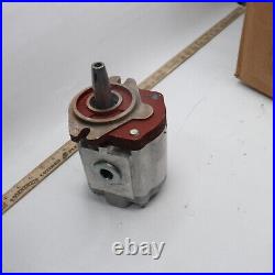 Gear Pump SAE 9 Tooth Spline Clockwise Rotation Aluminum 113800807