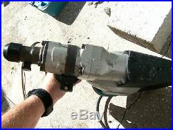 Makita HR4041C 1-9/16' Rotary Hammer Drill, Spline Drive, WithCase
