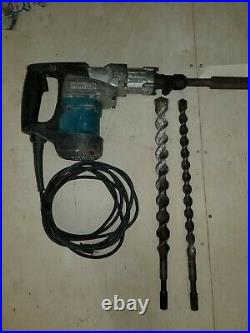 Makita HR4041C 1-9/16 Rotary Hammer, chipping, with 2 spline bits 1 & 1 1/2