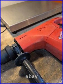 Milwaukee 5318-21 Corded 1-1/2 (40 mm) ROTARY HAMMER. Spline Drive