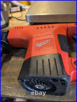 Milwaukee 5318-21 Corded 1-1/2 (40 mm) ROTARY HAMMER. Spline Drive