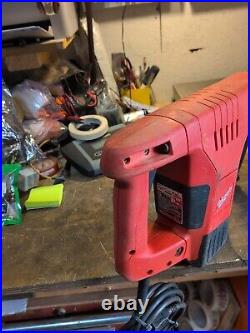 Milwaukee 5318-21 Corded 1-1/2 (40 mm) ROTARY HAMMER. Spline Drive