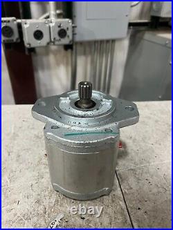 (QTY 1) Concentric Hydraulic Gear Pump 135930 / Splined Shaft FAST SHIPPING